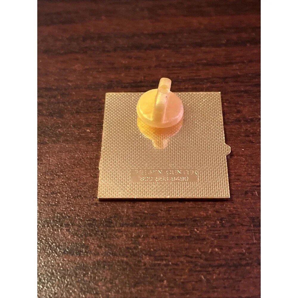 Outback Steakhouse‎ Monster Good Times Inverness Florida Lapel Hat Pin
